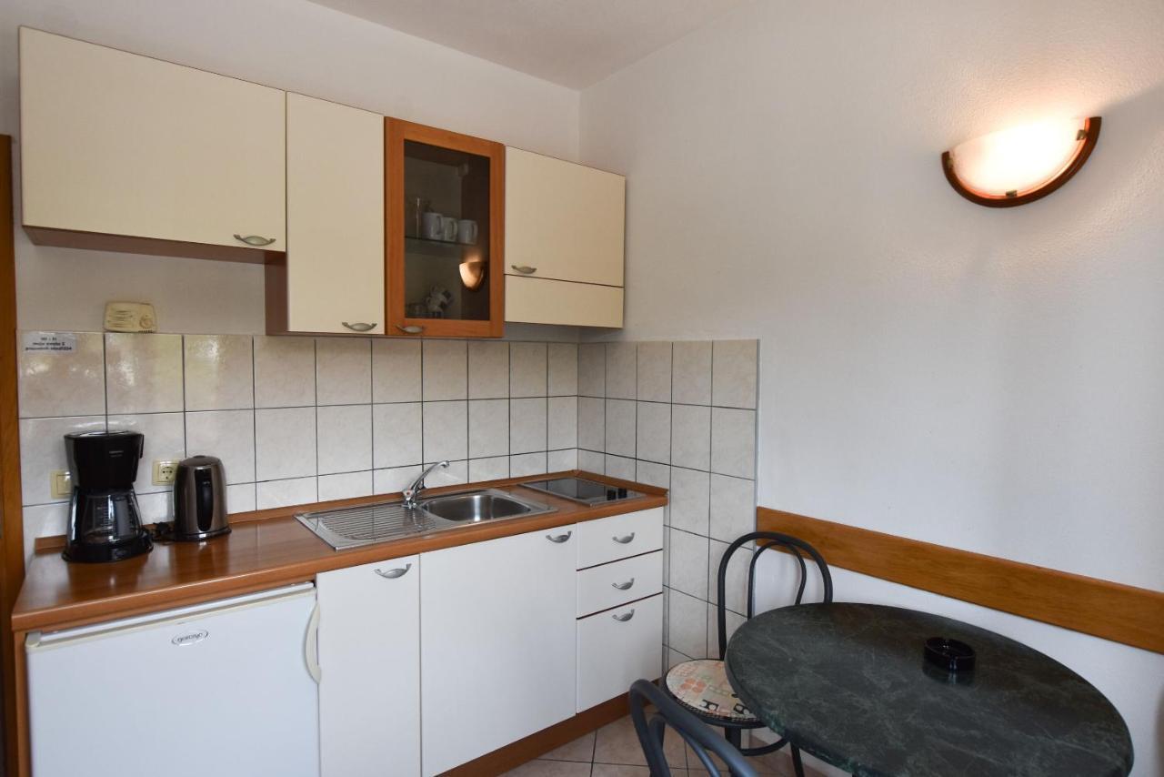 Apartments Karmen Primošten Exterior foto
