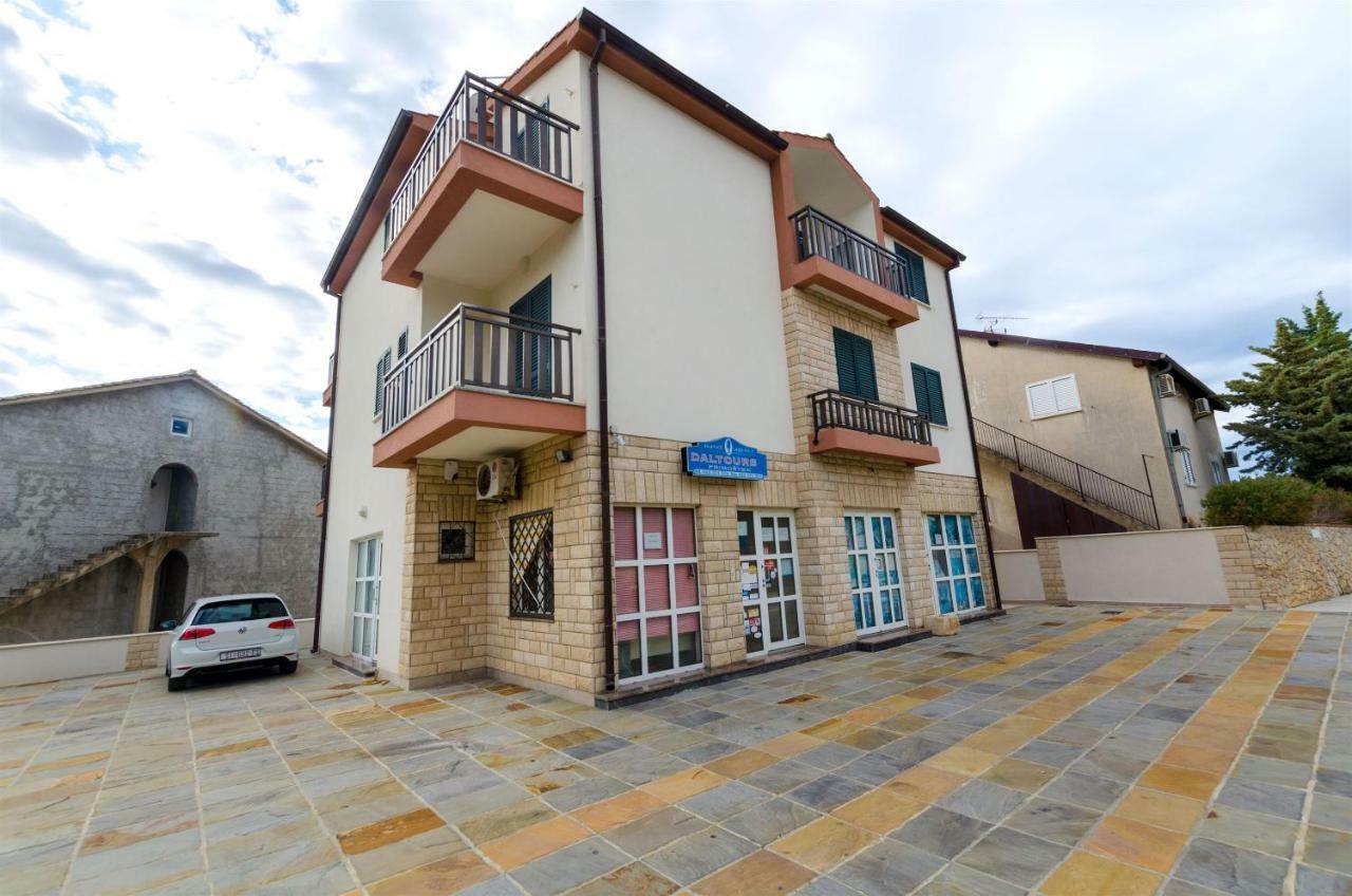 Apartments Karmen Primošten Exterior foto